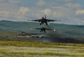 Ermənistanda hərbi uçuş təlimləri keçirilib