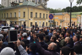 Moskvada yüzlərlə müsəlman etiraza qalxdı -
 VİDEO