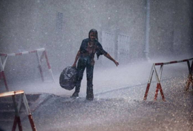 Güclü yağış İstanbulda həyatı iflic edib - FOTOLAR
