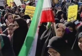İranda yüz minlərlə insan Trampa etiraz etdi