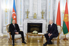  İlham Əliyev Lukaşenkonu Azərbaycana dəvət edib 