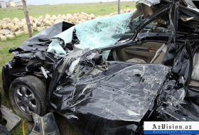    Beyləqanda sürücü maşını aşırdı -    Özü öldü, arvadı yaralandı      