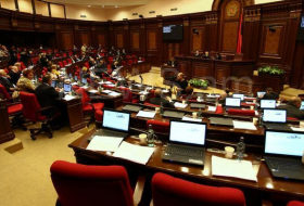 Paşinyanın deputatlarından parlament rəhbərliyinə etiraz 