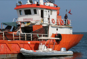 276 qanunsuz miqrantın olduğu gəmi saxlanıldı