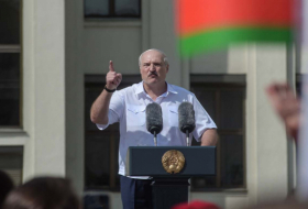 Lukaşenko ölkəni qorumaq üçün sərt tədbirlər görməyi tapşırdı 