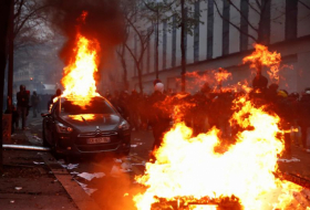 Parisdə ara qarışdı, avtomobillər yandırıldı -  YENİLƏNİB  