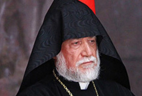  “Ermənistan uçurumun kənarındadır” -  Erməni katolikos  