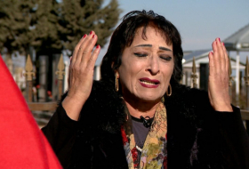    Xalq artisti 30 il sonra Ağdamda -    Evinin xarabalığını görüb ağladı + FOTOLAR       

