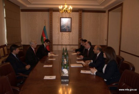 Məmmədyarov Albaniyanın sabiq prezidenti ilə görüşdü
