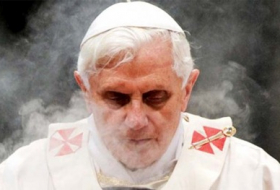XVI Benedikt “Emerit papa” oldu